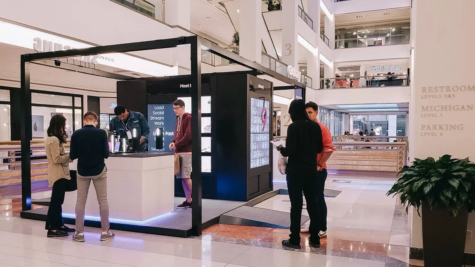 Samsung Galaxy S9 Interactive Pop-Up, supporting image 2